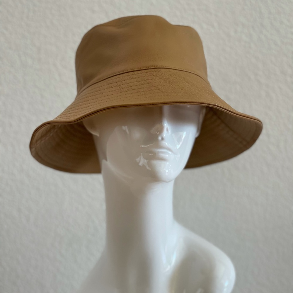 CLYDE Lambskin Ebi Bucket Hat